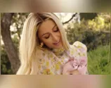 Paris Hilton mostra primeira foto da filha caçula; confira