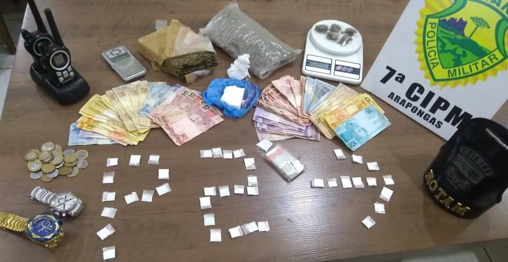 PM apreende R$ 11 mil em drogas em Arapongas