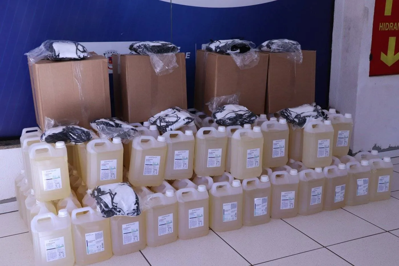 Prefeitura de Arapongas recebe doação de de álcool em gel e máscaras