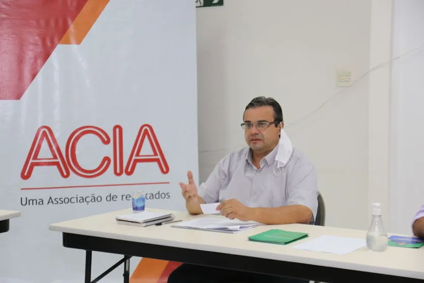 Candidatos a prefeito de Apucarana são sabatinados pela ACIA