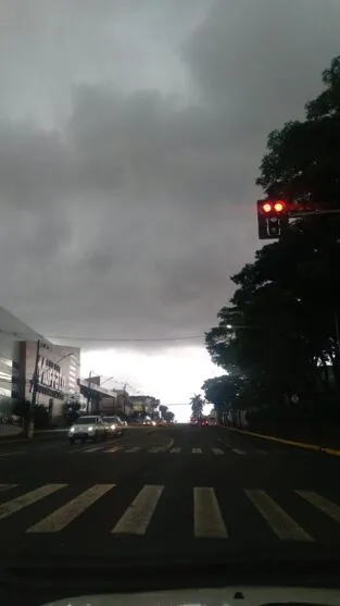 Tempo fechado em Apucarana: nuvens escuras chamam atenção