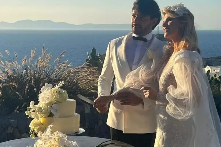 Val Marchiori se casa com empresário Thiago Castilho, na Grécia