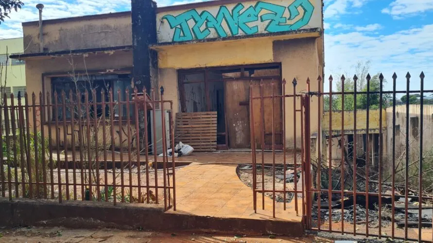  Casas vazias e abandonadas são utilizadas por moradores de rua 