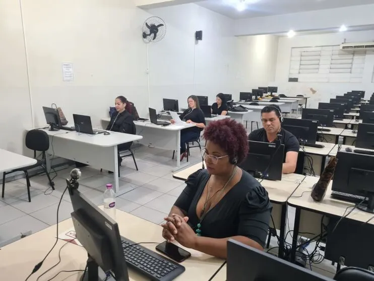 Polo UAB de Apucarana forma 23 estudantes em Letras Português-Libras
