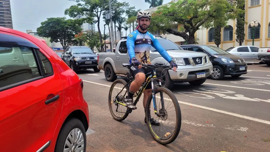  Apucarana ganhou sua primeira ciclovia em 2021, mas ainda não possui ciclofaixas. 