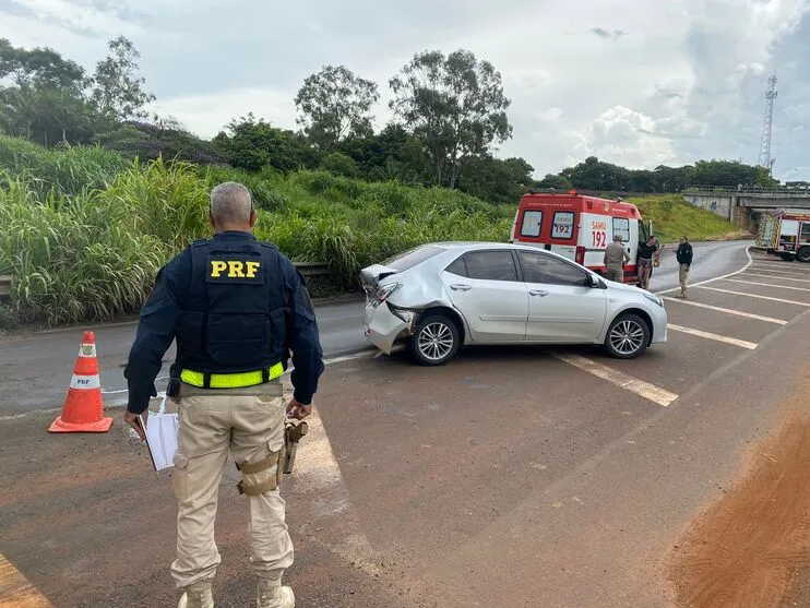 Três ficam feridos em novo acidente na BR-376 na Vila Reis