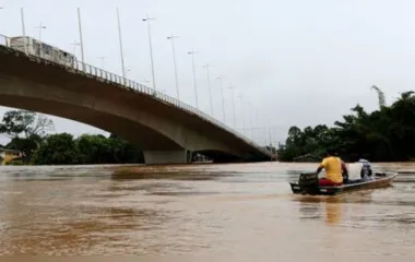 Rio Acre transborda e famílias estão desabrigadas em Rio Branco