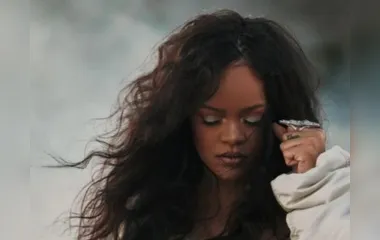 Intitulada "Lift Me Up", a faixa é a primeira música da "Bad Girl" desde seu álbum de 2016