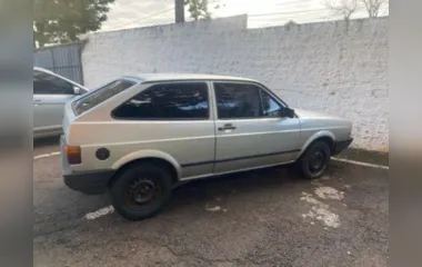 O carro – um VW Gol prata – foi localizado abandonado na região do Núcleo Orlando Bacarin