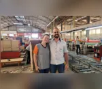 Casal Thiago e Carla trabalha juntou há 7 anos em empresa de móveis em Arapongas