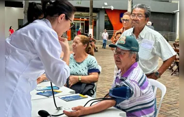 Novembro Azul: Saúde do Paraná promove ações no calçadão de Londrina