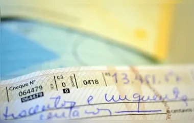 Pesquisa mostra que uso de cheques no Brasil caiu 95% desde 1995
