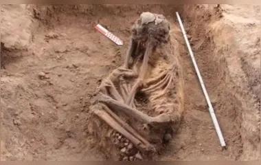 Quarenta e três esqueletos humanos foram encontrados