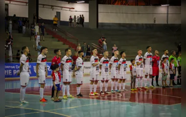 Apucarana Futsal vence mais uma e segue líder na Série Prata