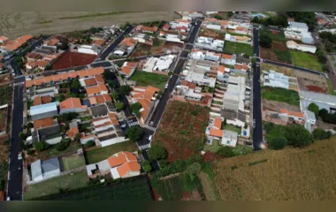 Prefeitura de Cambira realiza obras de asfaltamento no 'Jardim Beleze'