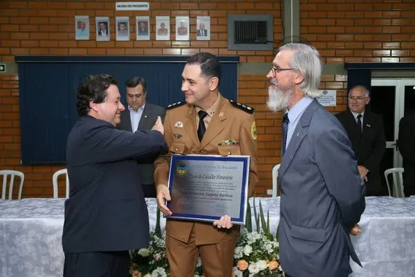 Major Saqueta recebe o Título de Cidadão Honorário de Apucarana