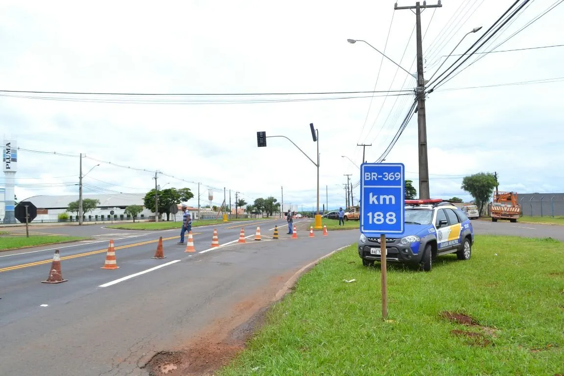 Prefeitura de Arapongas instala semáforos no cruzamento da Havan