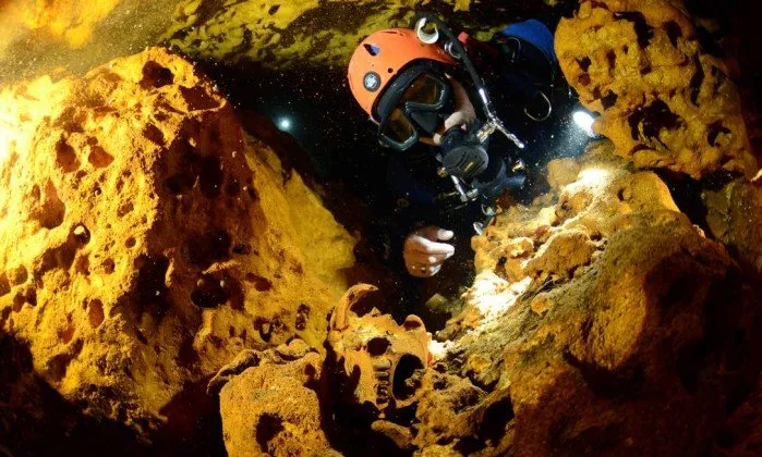 Mergulhadores descobrem caverna subaquática de 350km no México 