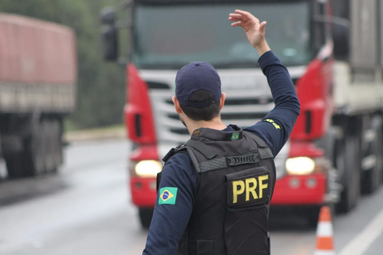 Liminar proíbe bloqueio de rodovias por caminhoneiros no Paraná