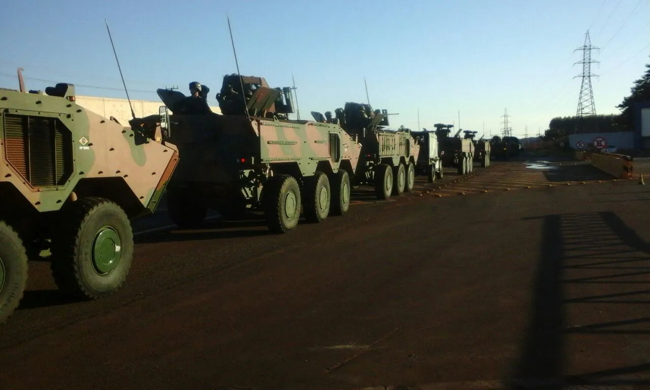 Exército, PRF e PM afirmam que a greve dos caminhoneiros acabou no Paraná