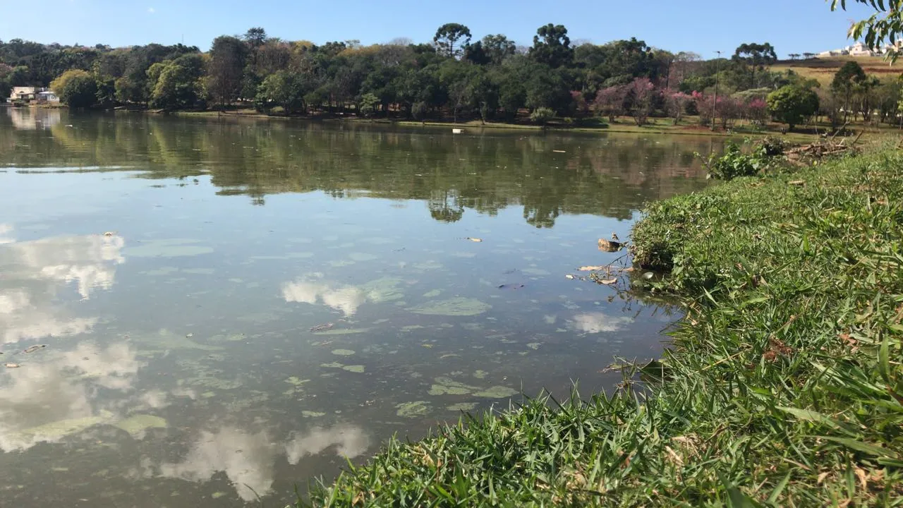Possível descarte irregular de esgoto no Lago Jaboti mobiliza Polícia Ambiental