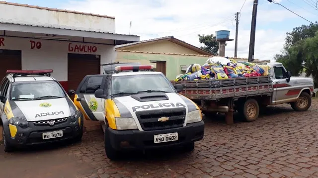PM recupera carga de ração saqueada e prende suspeita em Mauá da Serra