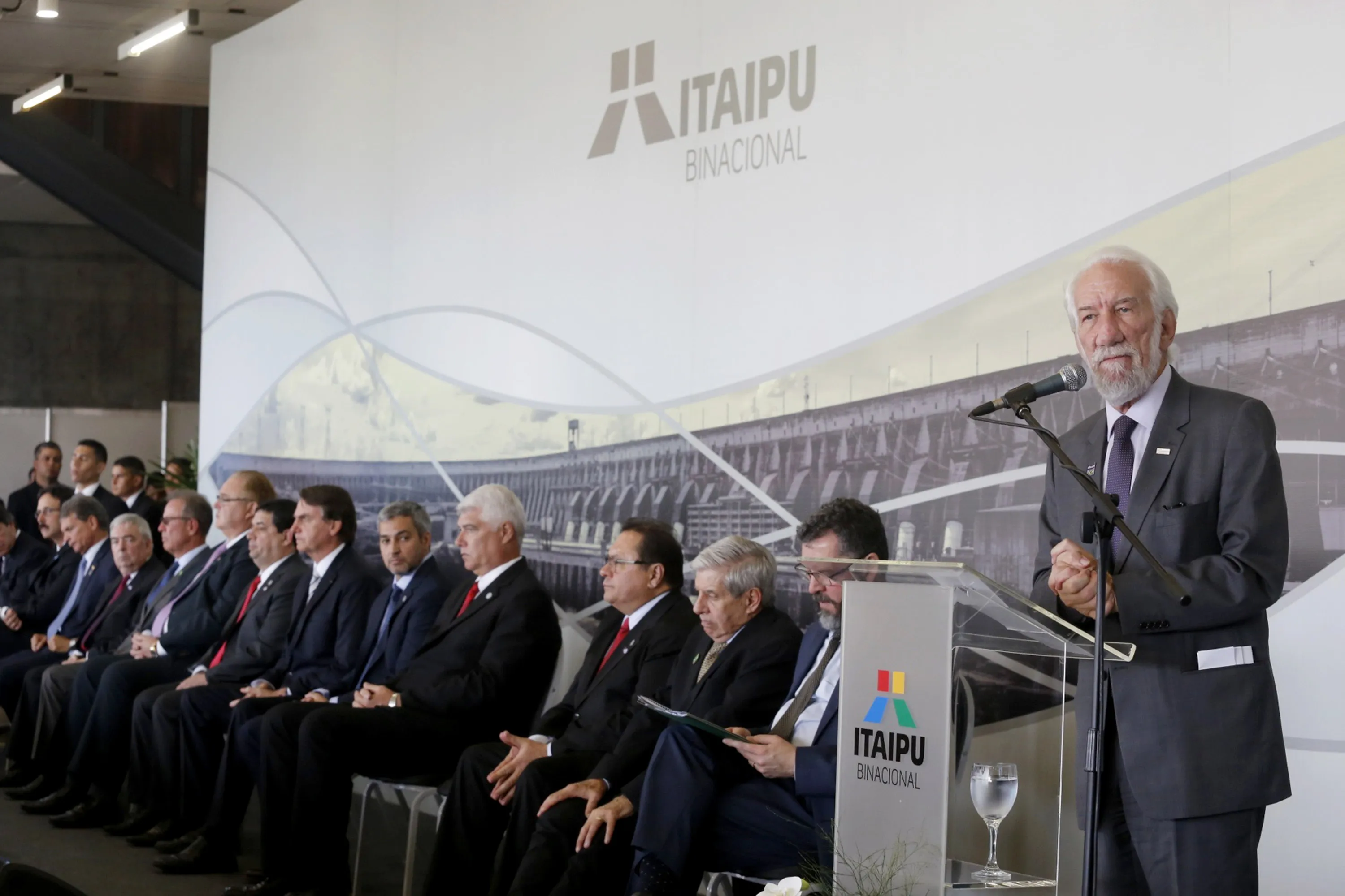 Bolsonaro confirma construção de segunda ponte ligando Brasil e Paraguai