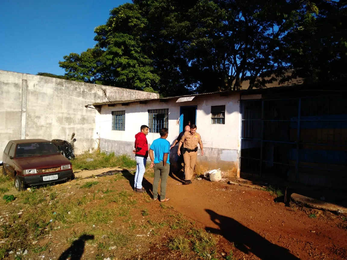 Homem é encontrado morto dentro de uma casa em Apucarana 