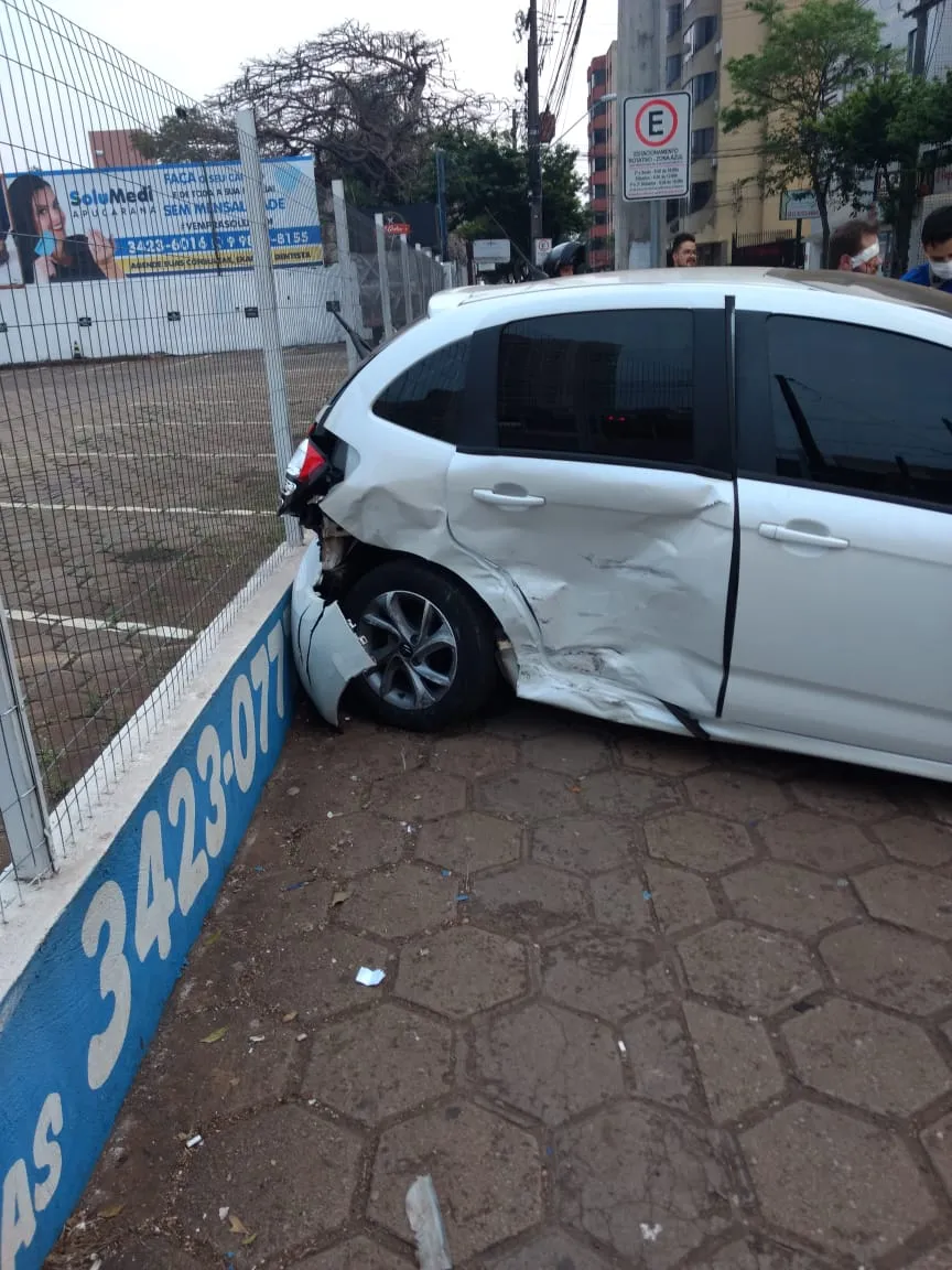Motorista é preso após acidente nesta manhã em Apucarana 