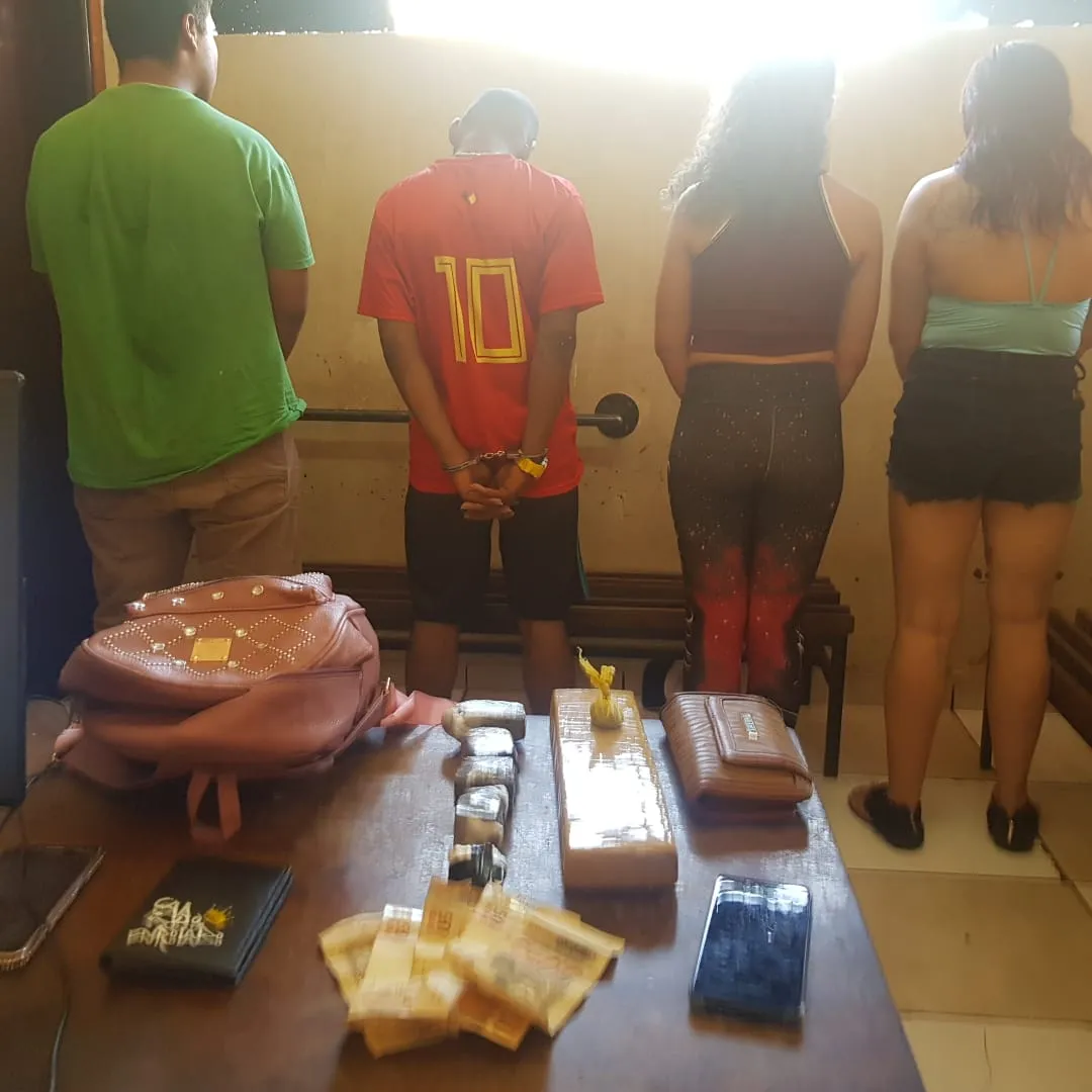 PM de Apucarana apreende mais de 1 kg de maconha; quatro pessoas foram detidas