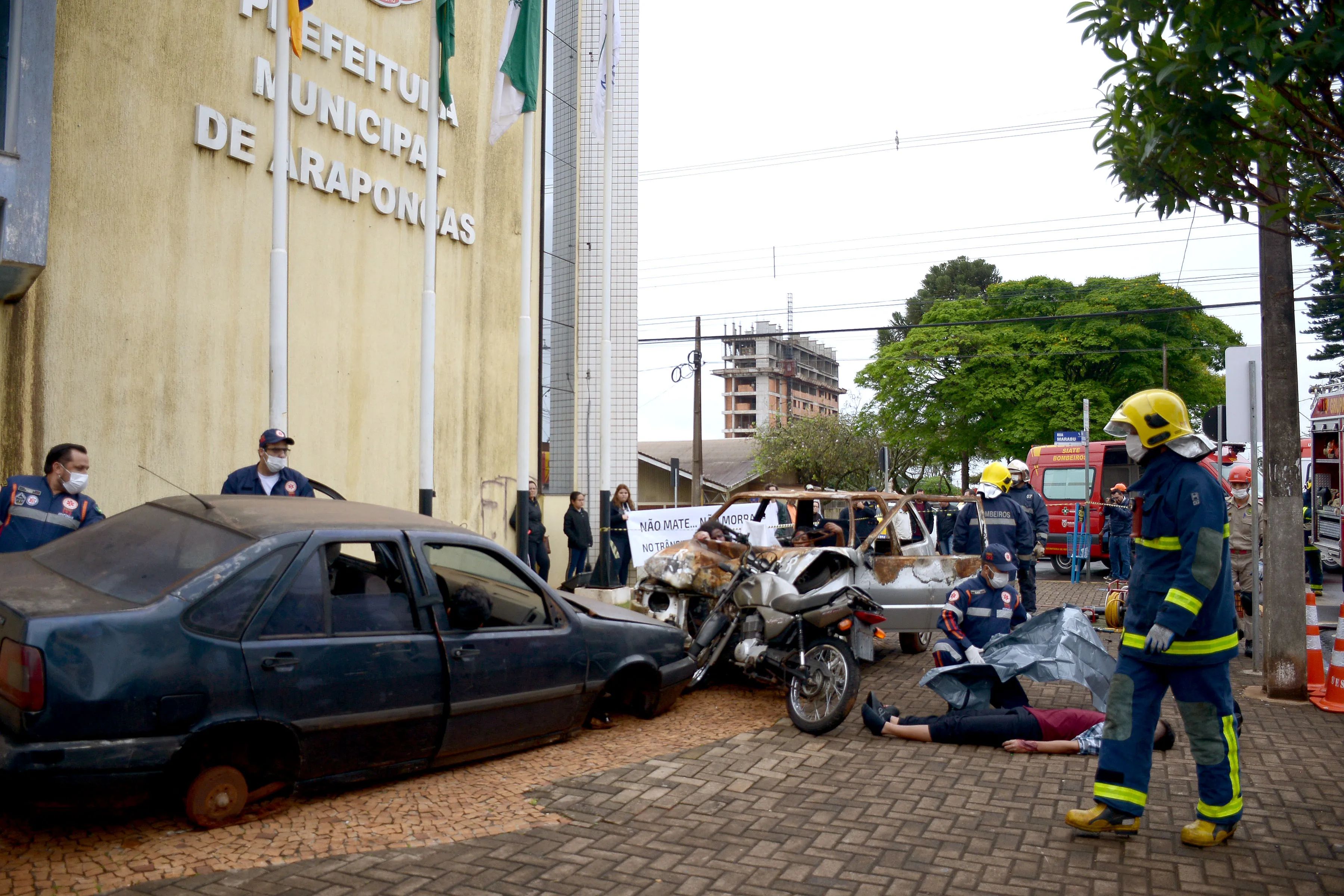 Simulação de acidente encerra Semana Nacional do Trânsito em Arapongas