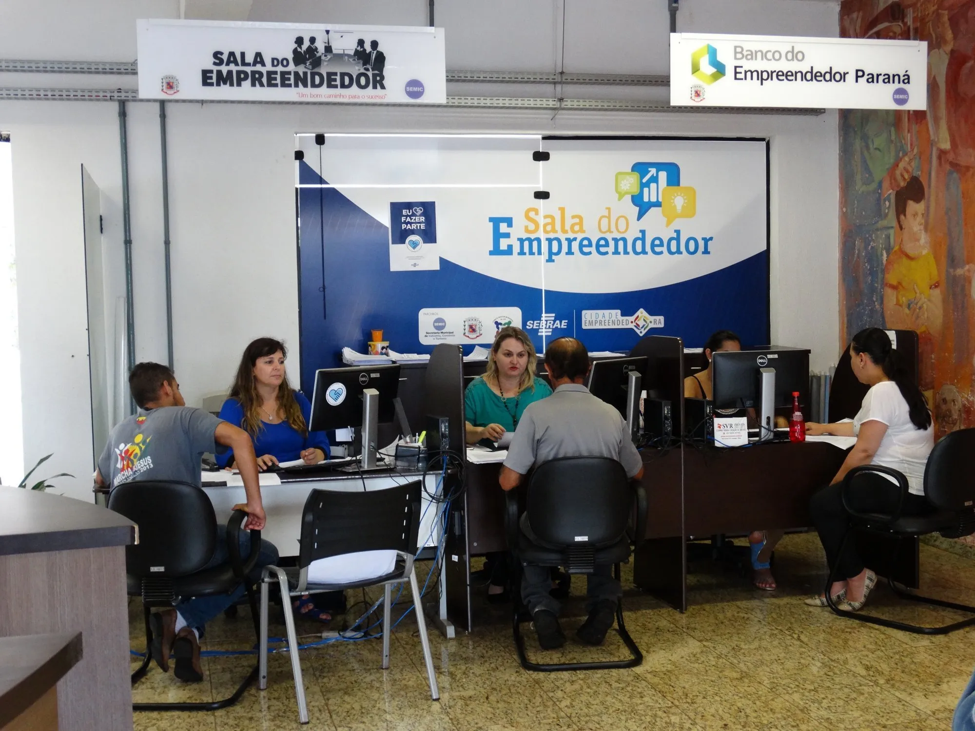 Sala do Empreendedor realizou 10.351 atendimentos à população este ano, em Arapongas