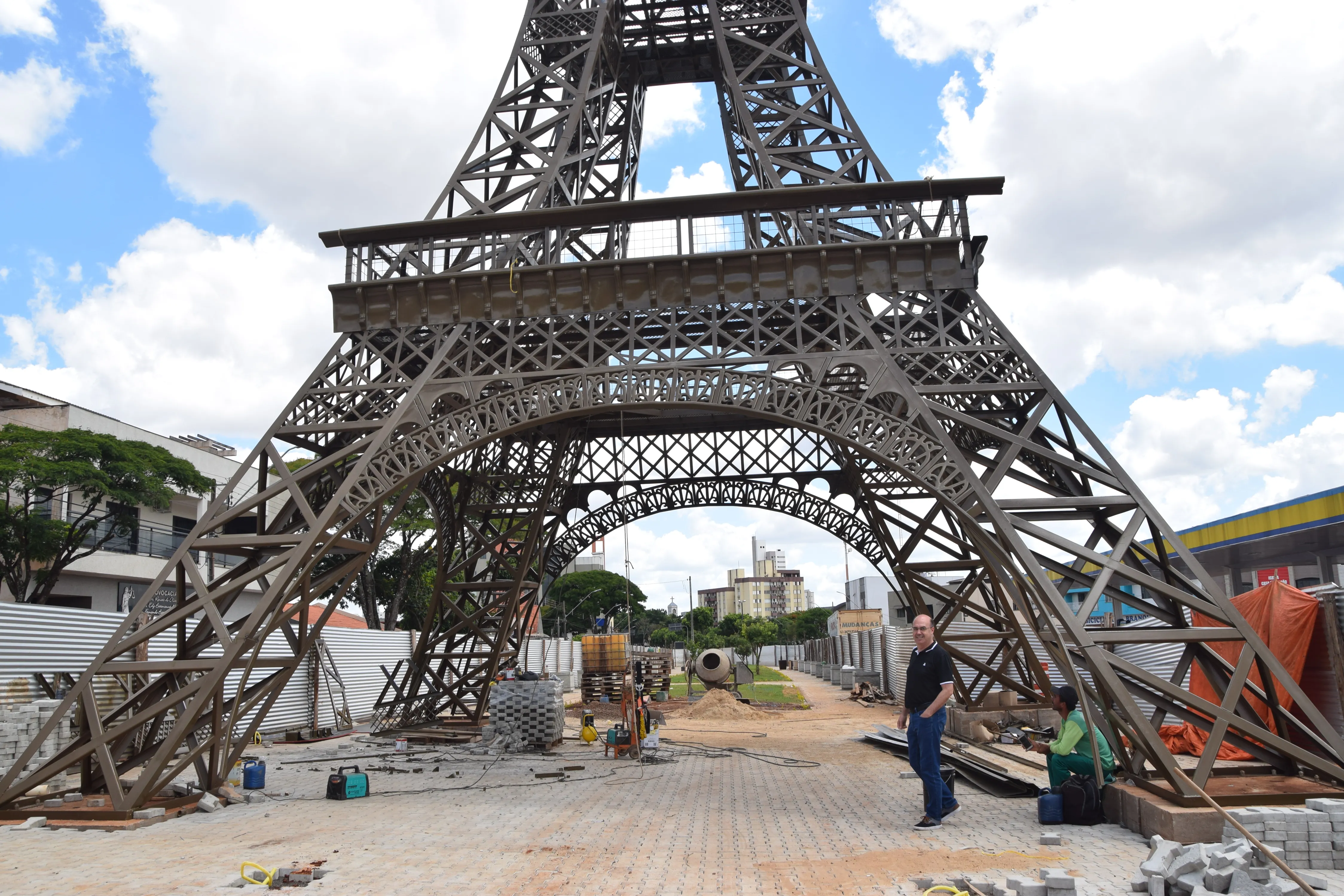 Réplica da Torre Eiffel de Ivaiporã será inaugurada em novembro