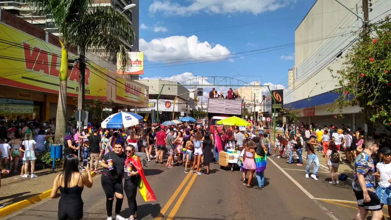 1ª Parada LGBTI+ do Vale do Ivaí acontece até as 20h; veja fotos e vídeo