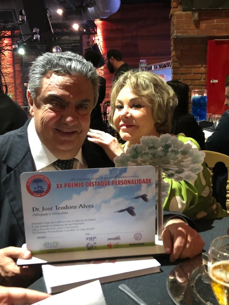 Advogado apucaranense recebe prêmio em Londrina 