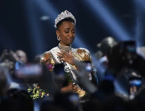 Candidata da África do Sul, Zozibini Tunzi é eleita Miss Universo 2019