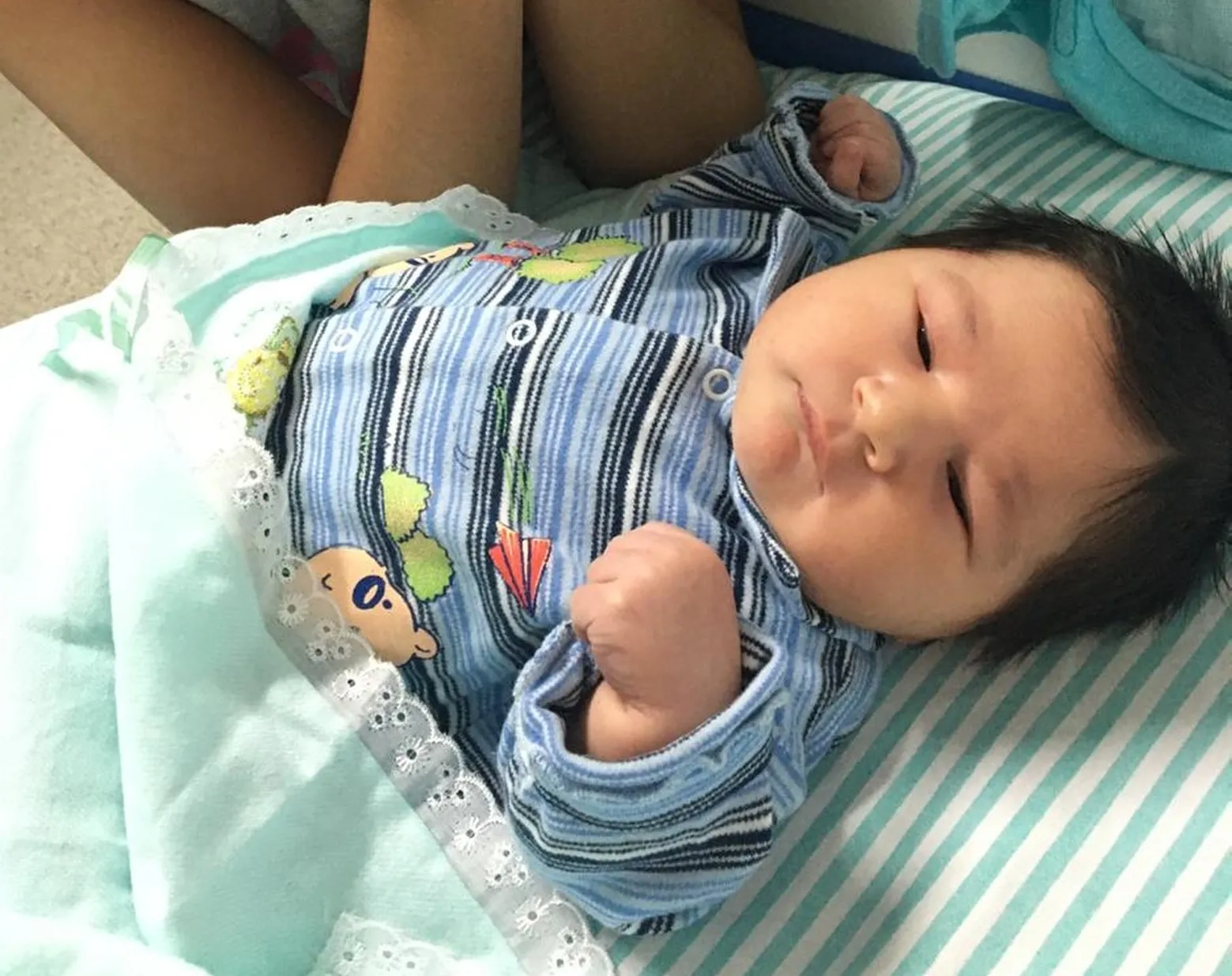 Bebê que nasceu com quase 5 kg vira atração em maternidade do Mato Grosso do Sul 