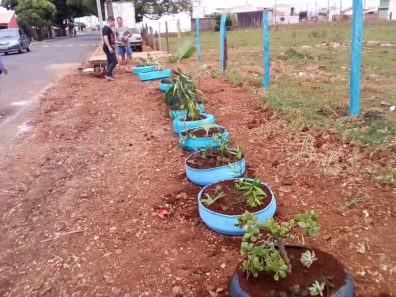 Trabalho de transformar lixões em jardins avança, em Arapongas