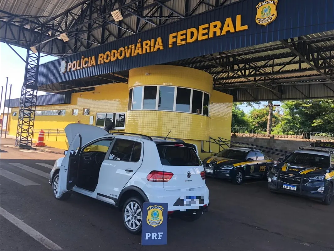 PRF recupera em Mandaguari veículo roubado no Rio de Janeiro
