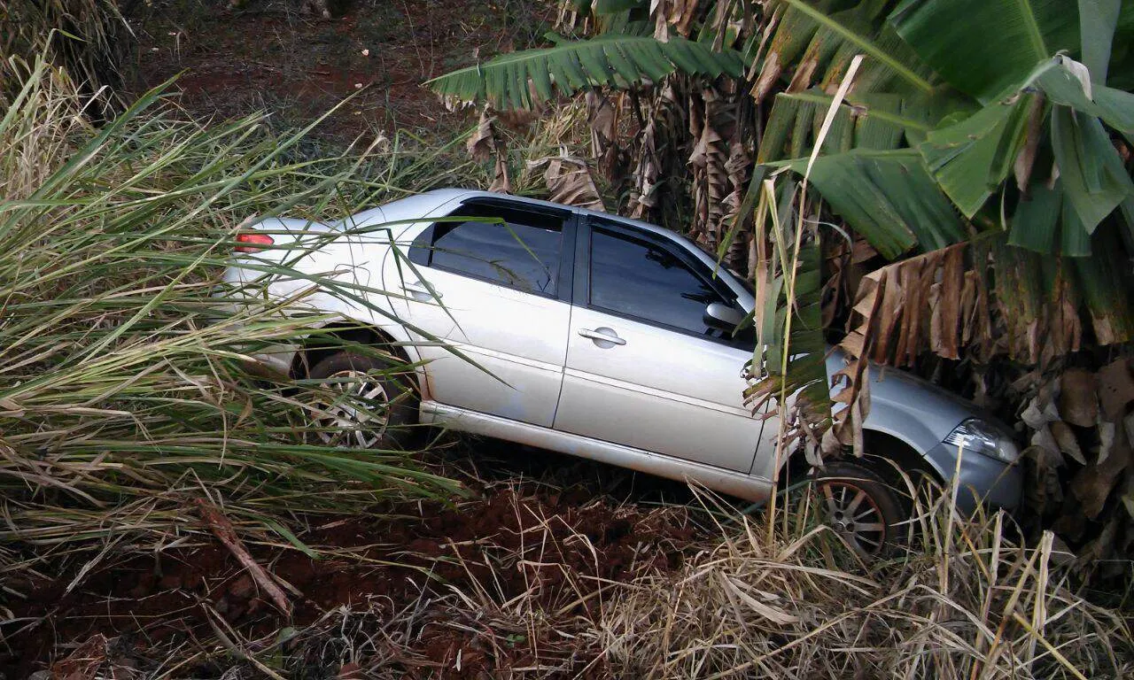 Polícia recupera carros roubados em Apucarana e apreende um menor