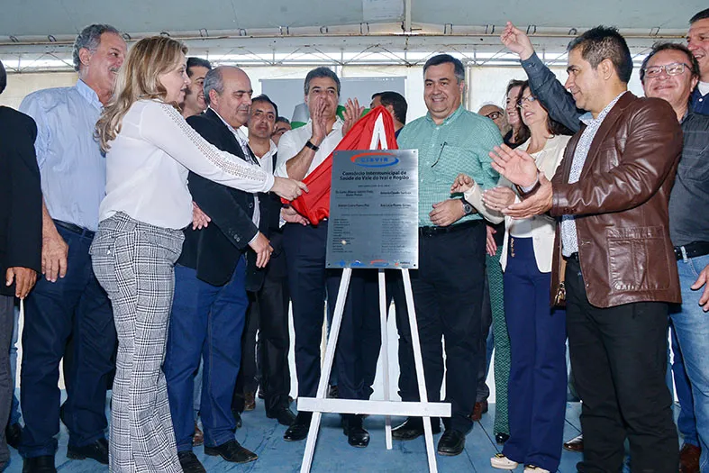 Nova sede do Cisvir é inaugurada em Apucarana com presença de ministro e do governador
