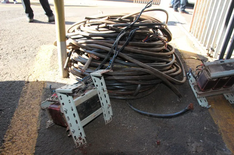 Polícia recupera mais de 232 m de cabos furtados e encontra açougue clandestino