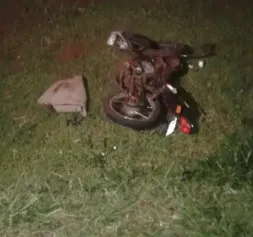 Motociclista morre após bater contra carro na PR-317