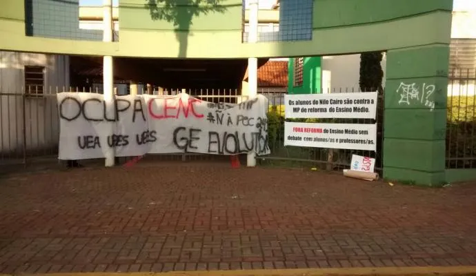 Justiça indefere pedido de reintegração de posse em colégios do Paraná