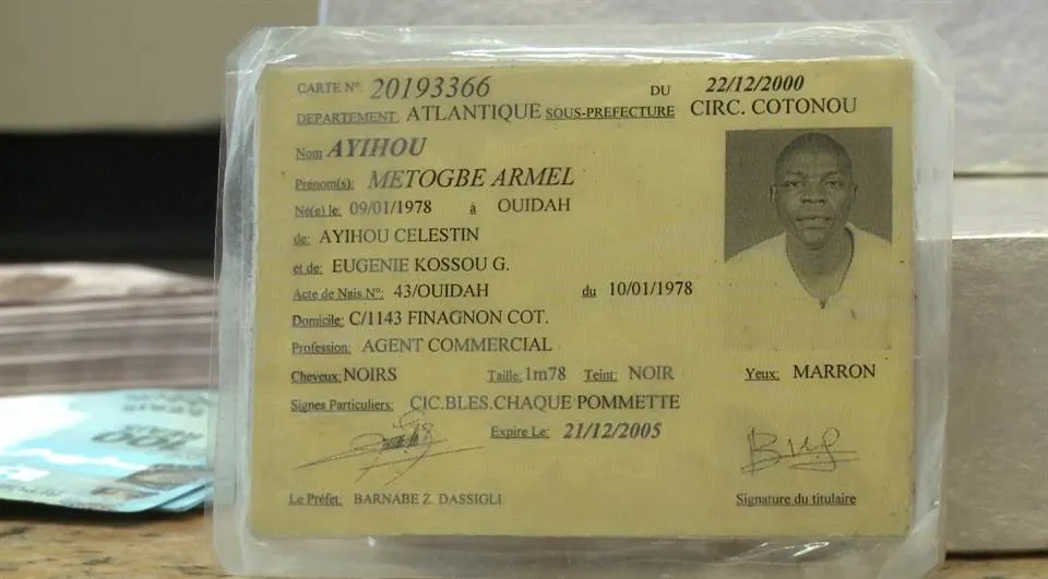 Africano é preso em hotel de Londrina ao tentar vender
      
      
      
    
       R$ 100 mil em notas falsas
