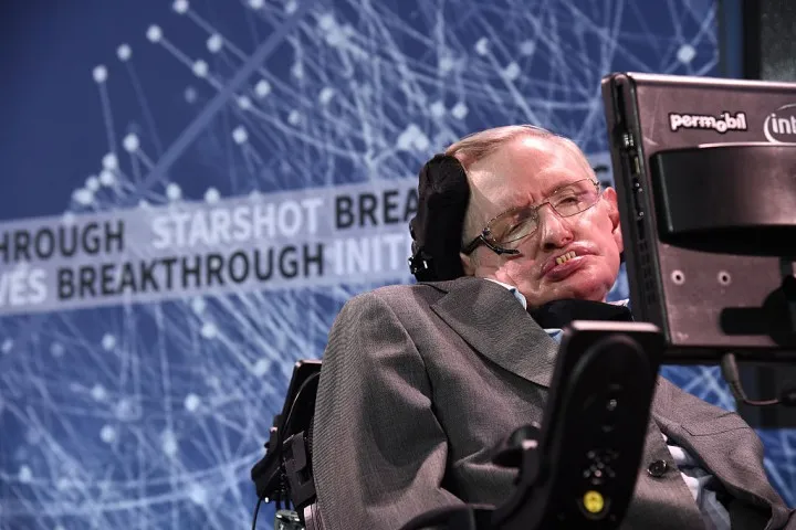 Stephen Hawking apoia projeto para estudar possível 'corpo alienígena' orbitando estrela