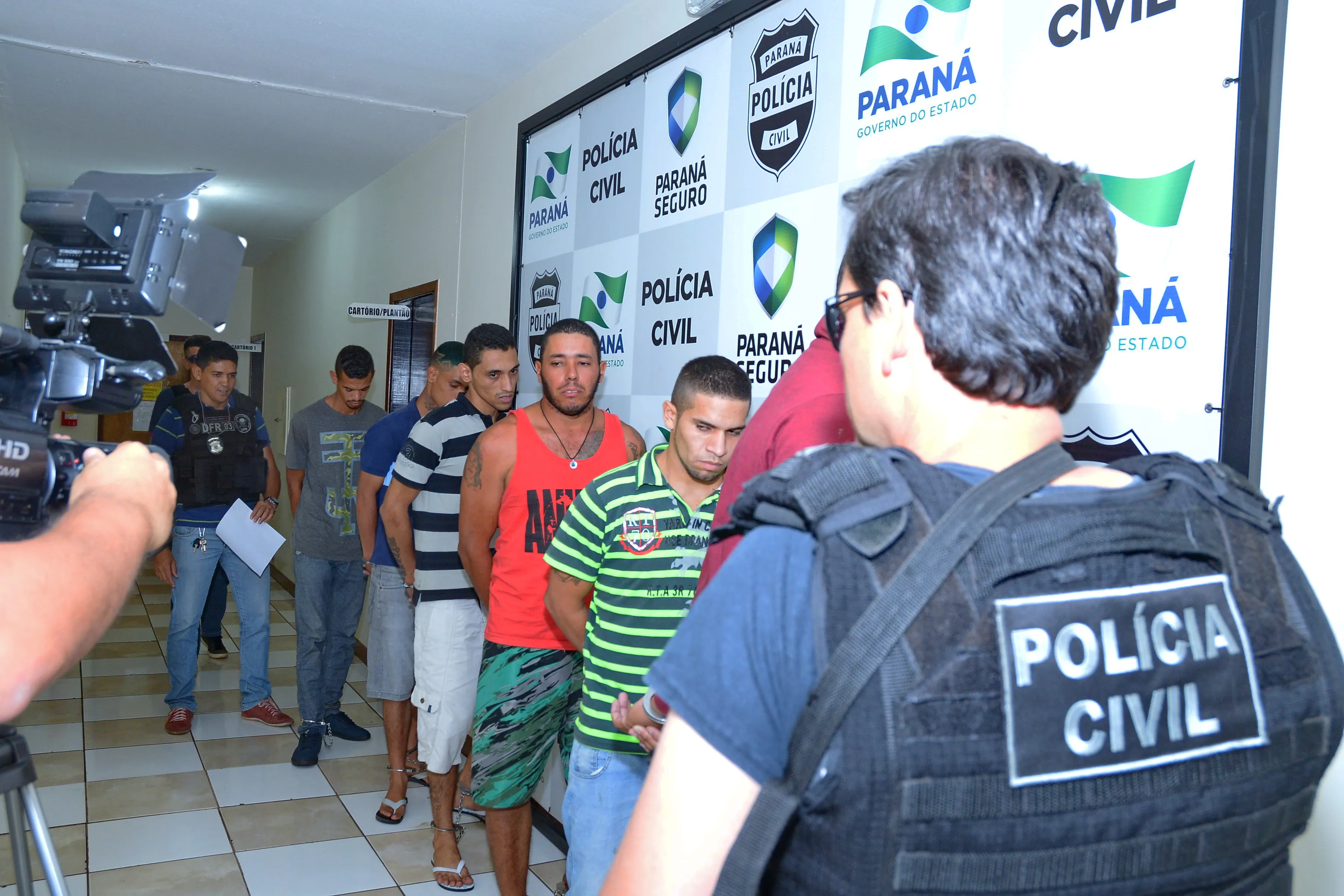 Polícia Civil prende seis suspeitos durante operação em Apucarana