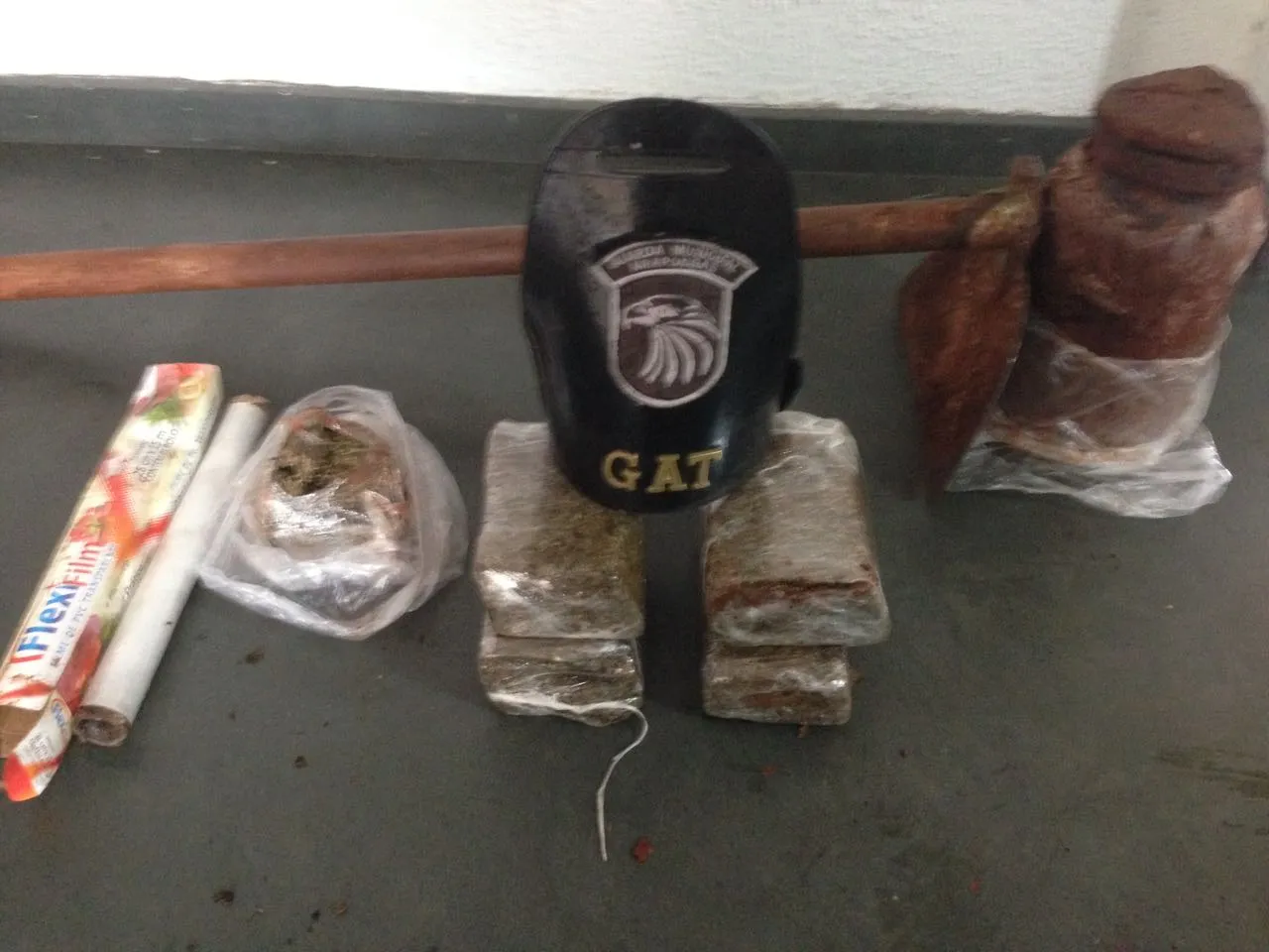 GM de Arapongas apreende 2,6 kg de maconha que estavam enterrados