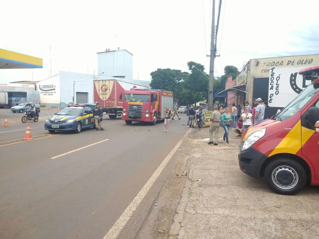 Motociclista fica ferido em acidente na Avenida Minas Gerais