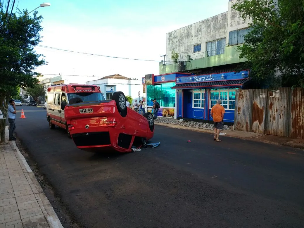 Motorista avança preferencial e causa acidente em Apucarana